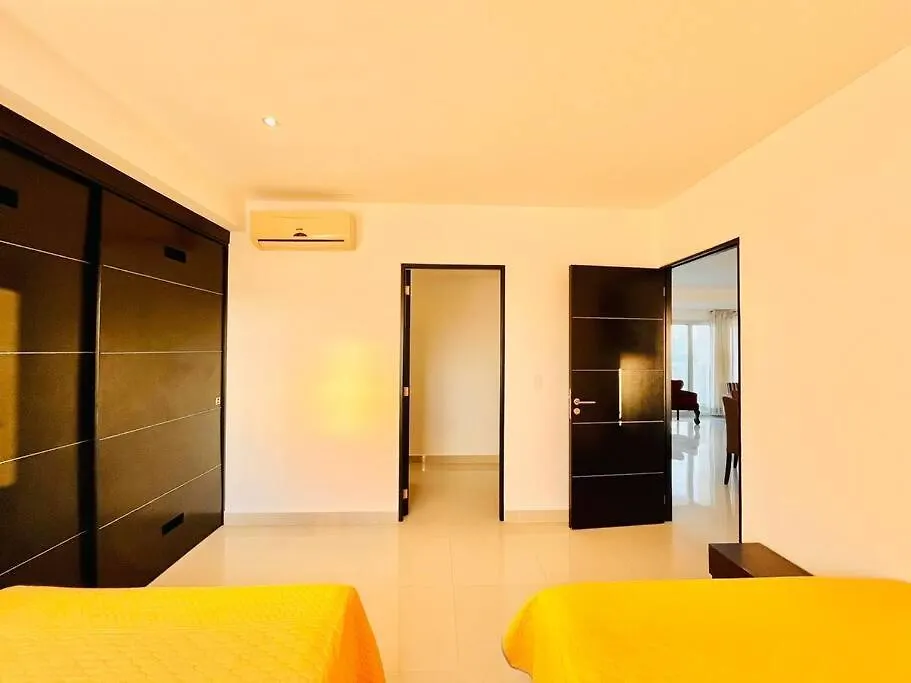 Amazing View 2 Bedroom Apto,5 Min To Hz,Malldownstairs Ny1601 Cancun Apartment